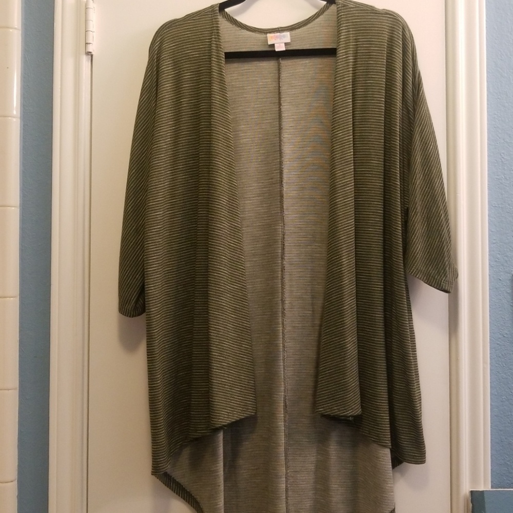 Lularoe Lindsay kimono - size small